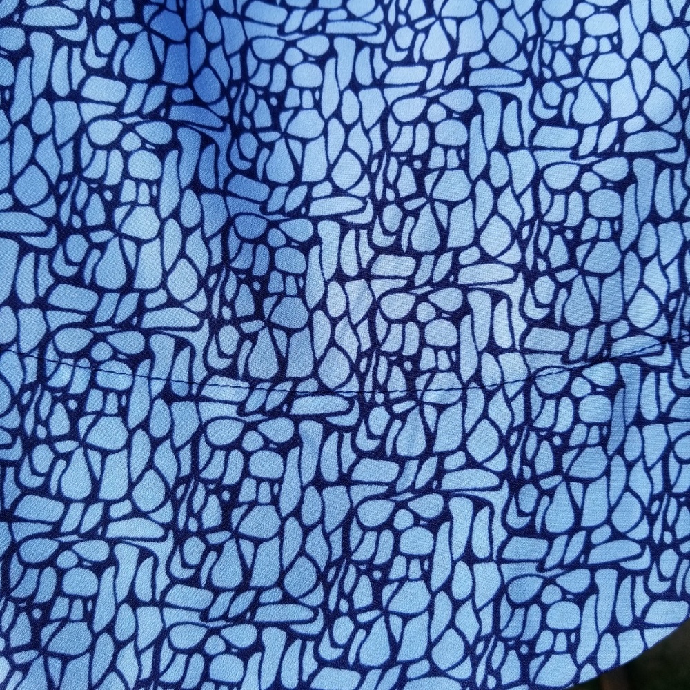 Blue Pebble Pattern Blouse - Picture 4 of 5